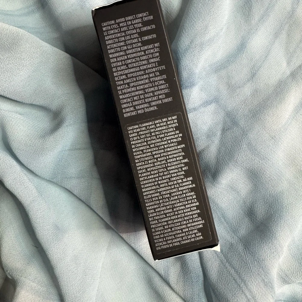 Laura Mercier Real Flawless Foundation - ON1 Silk